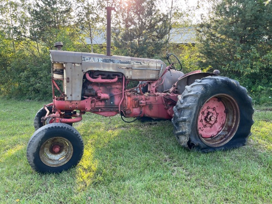 Case 831 C Tractor (Non running)