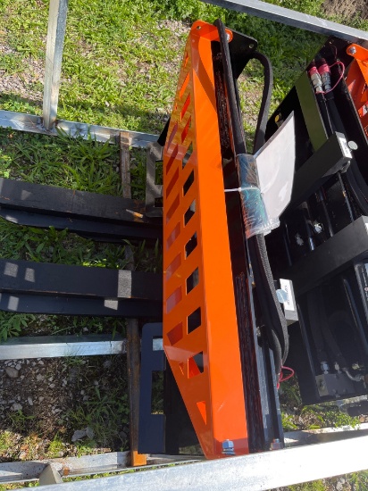 New 2026 Wolverine Skid Steer Hydraulic Adjustable Pallet Forks