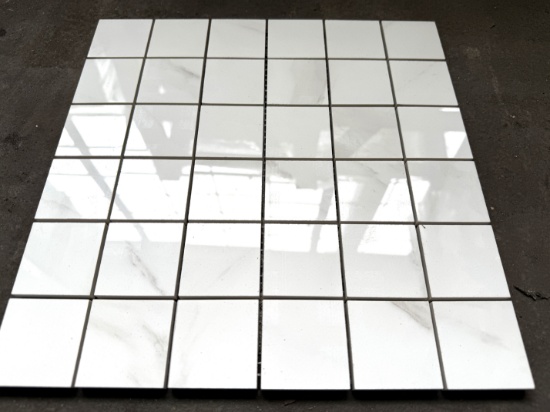 1 Crate 528sf 2"x2" Calacatta Mosaic Polished