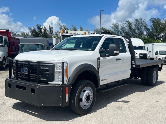 2023 FORD F450 EXTENDED CAB FLATBED TRUCK 6.7L POWERSTROKE TURBO DIESEL ONLY 2,456 MILES