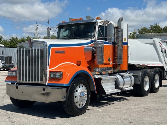 2005 KENWORTH W900L TANDEM AXLE DAYCAB TRUCK CATERPILLAR CAT C15 18 SPEED MANUAL TRANSMISSION