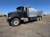 2004 MACK GRANITE CV713 FUEL & LUBE TRUCK CAMELBACK SISPENSION 539K MILES