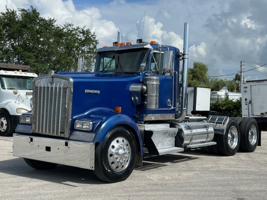 2005 KENWORTH W900 DAYCAB TRUCK CAT CATERPILLAR C15 475HP TURBO DIESEL 18 SPEED 46,000 REARS WET KIT