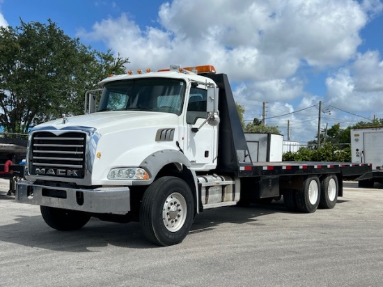 2013 Gu533 Tandem Axle Ledwell Flatbed With Hydraulic Tail Cummins Diesel 237k Miles