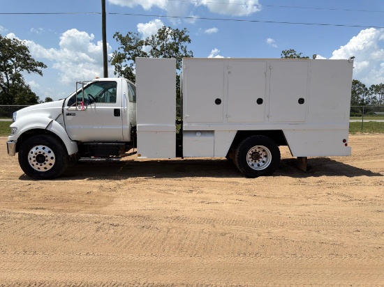 2006 Ford F-750 XLT Super Duty Lube/Service Truck