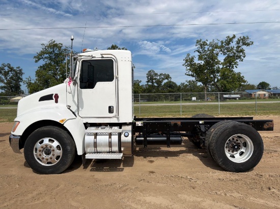 2018 KENWORTH T270 CHASSIS TRUCK