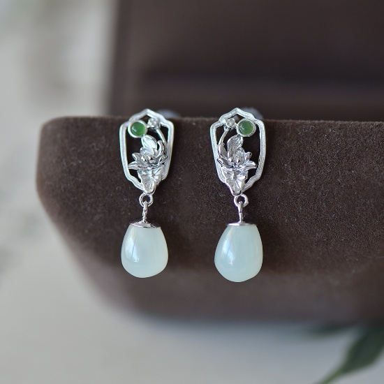 A Pair of Exquisite Sterling Silver Inlaid White Jade Earrings