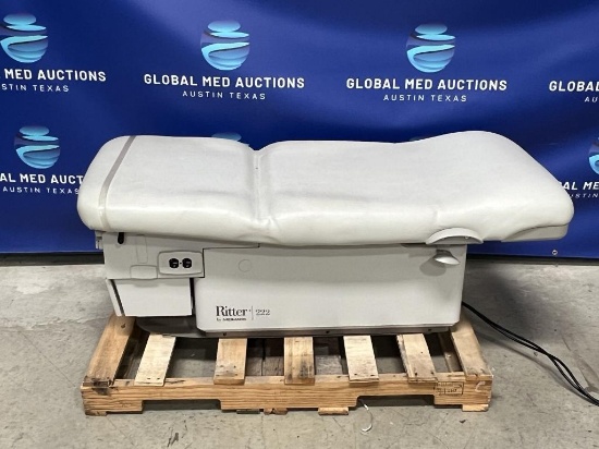 Midmark 222-016 Examination Table