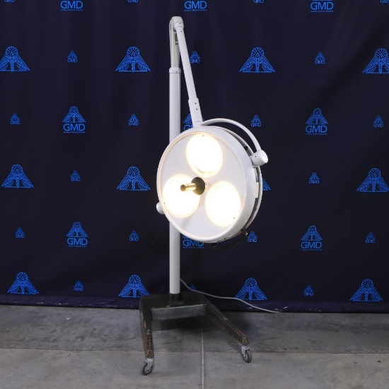 Skytron Infinity 1N19 Surgical Light