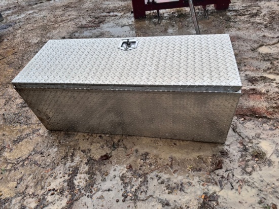 DIAMOND PLATE TRUCK TOOLBOX,