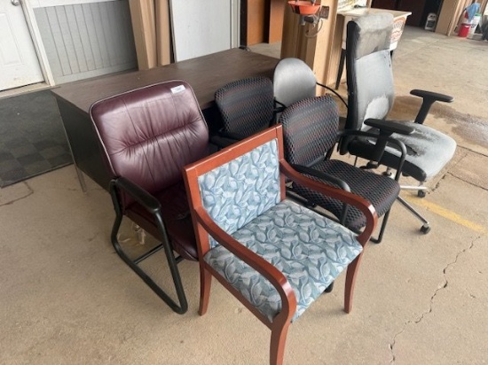 (6) OFFICE CHAIRS & 5-DRAWER DESK