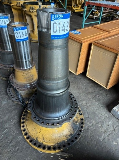 CATERPILLAR POWERTRAIN REAR WHEEL SPINDLE