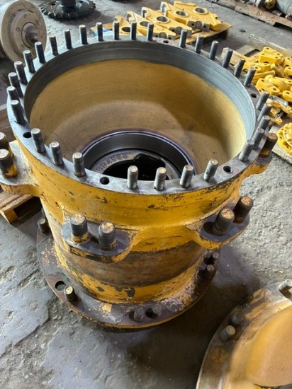 CATERPILLAR WHEEL HUB GEAR HOUSING