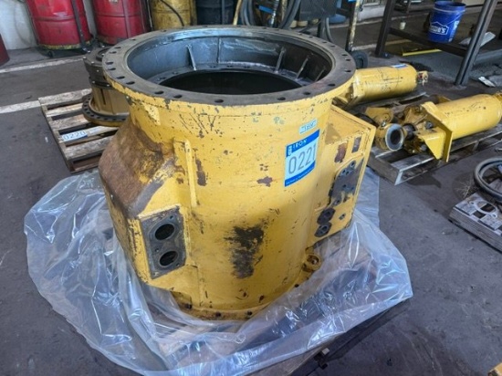 CATERPILLAR TRANSMISSION CASE/HOUSING