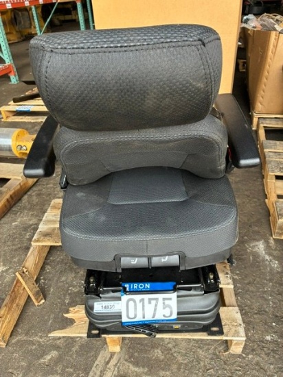 SUSPENSION SEAT