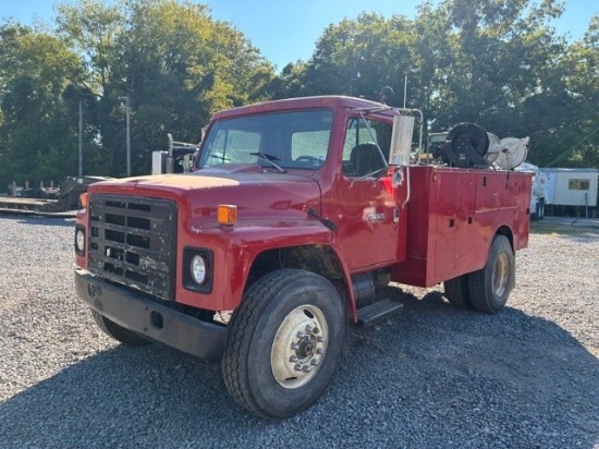 International Dt466 Service Truck Red