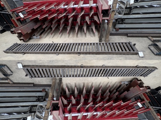 30"� 18"� Roach Ladder