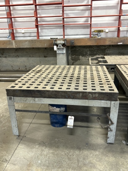 5ft X 5ft 4 1/2 "œ Thick Acorn Welding Table