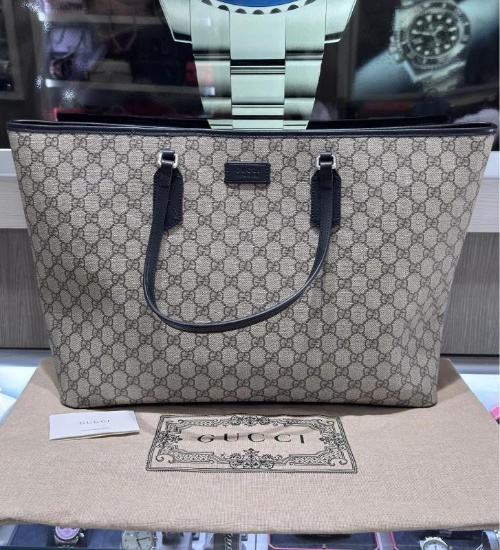 Gucci Tote Black and Ivory Supreme 779864