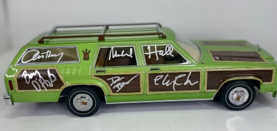 CHEVY CHASE M ANTHONY HALL B D'ANGELO BARRON 1:18 National Lampoons Car JSA COA