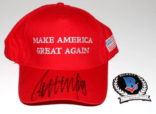 PRESIDENT DONALD J. TRUMP SIGNED MAKE AMERICA GREAT AGAIN MAGA HAT BECKETT COA