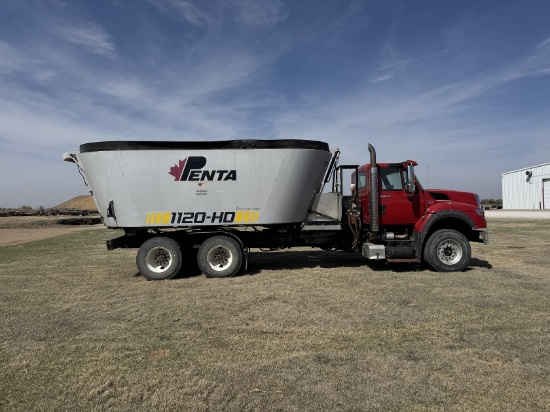 2012 International 7600 w/ Penta 1120-HD Feed Truck