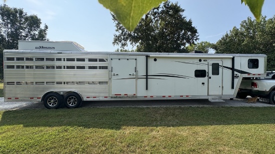 2018 Bison 8011LDSTLT Stock Combo Living Quarters Trailer