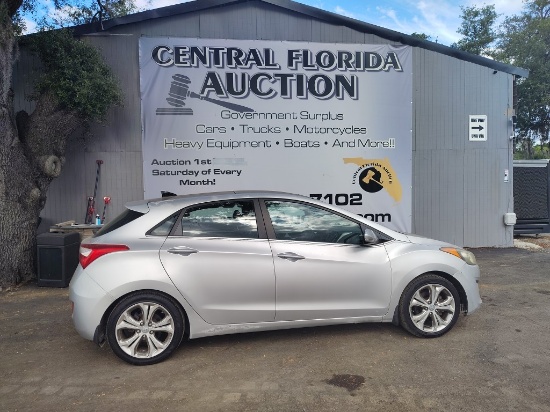 2013 Hyundai ELANTRA GT RUNS/MANUAL STICK Base