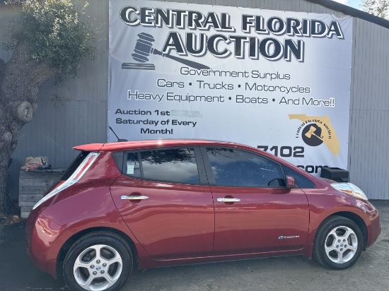 2013 Nissan LEAFRUNS/MOVES SL