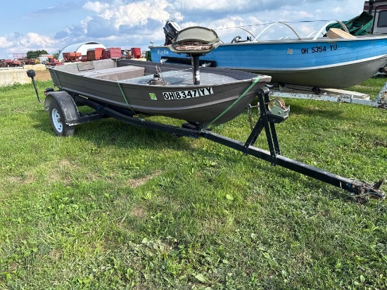 12 Ft Fishing Boat w Trailer