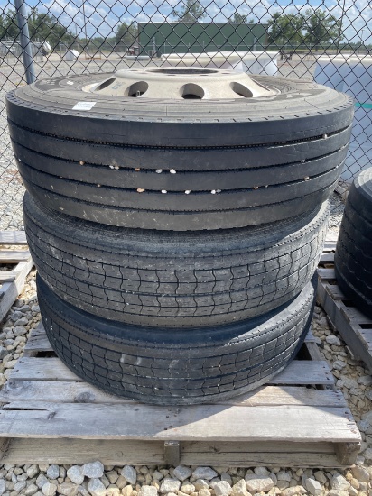 Vitour Tires and Rims