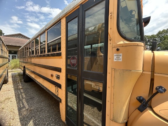 2010 IC Corporation PB105 Bus (OFF SITE)