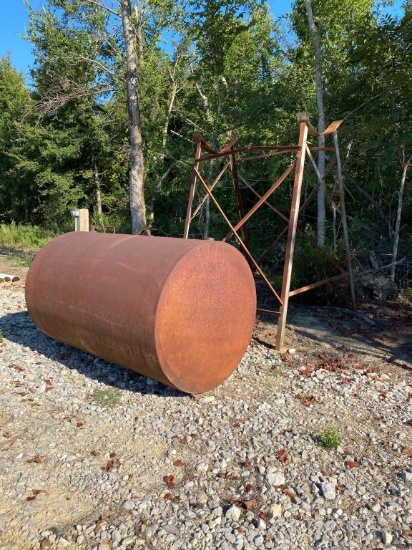 500 Gal Gravity Feed Tank