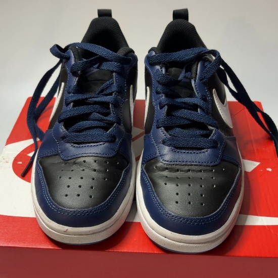 Nike Boys Size 4Y Shoes