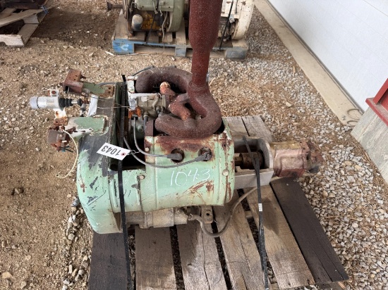 Wisconsin V4 Gas Engine With Pump