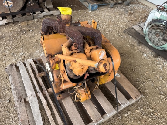 Wisconsin V4 Gas Engine