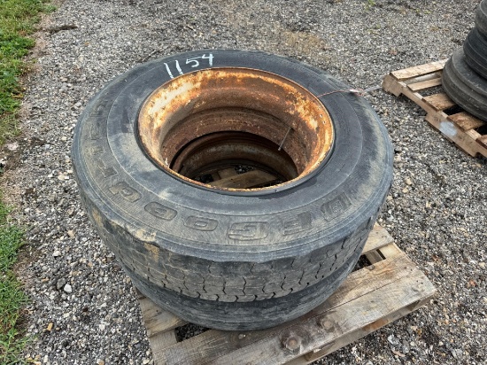 (2) 10r22.5 Radial Tires