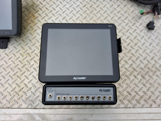 AG LEADER IN COMMAND 1200 DISPLAY & SWITCH BOX
