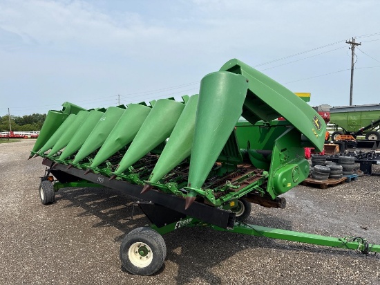 John Deere 893 Corn Head