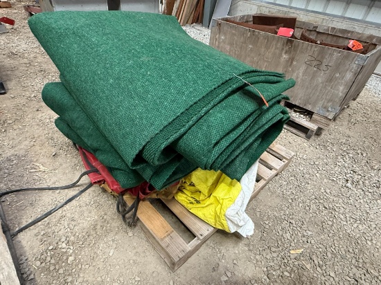 8-foot X 25-foot Tarp And Heavy Outdoor Carpet