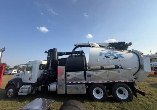 Vactor Truvac HXX Hydro Excavator Mtd on 2016 Peterbilt 348