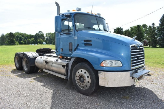 2002 Mack Vision CX613 Day Cab Semi Tractor, E7460 Mack Diesel, 10 Speed Eaton Fuller Transmission,