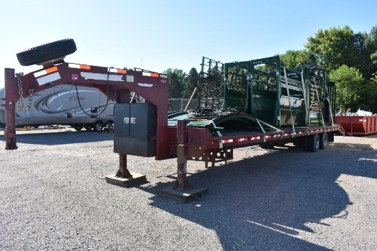 2012 Towmaster 40 Gooseneck Tandem Dual Trailer,