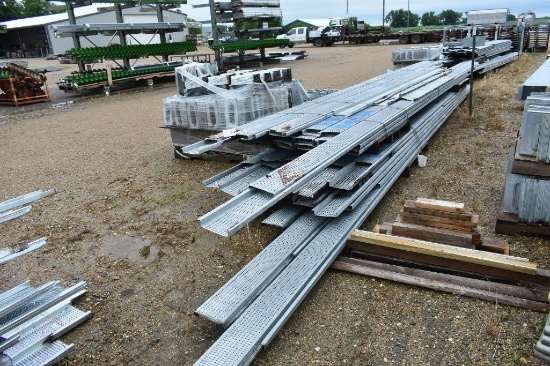 42' Bin Floor w/ Stands