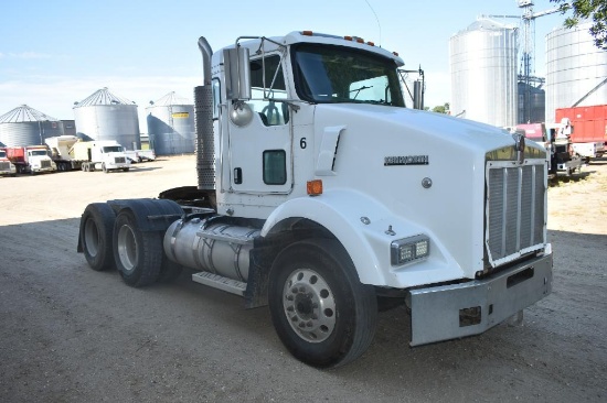 2007 Kenworth Day Cab Semi Tractor,
