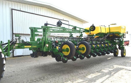 2024 John Deere 1775NT 24R30 Front Fold Exact Emerge Planter,