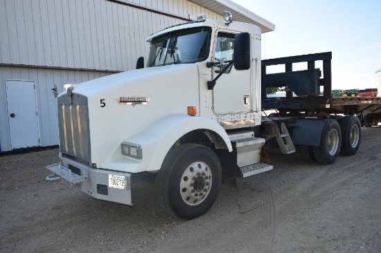 1997 Kenworth T800 Day Cab Semi Tractor,