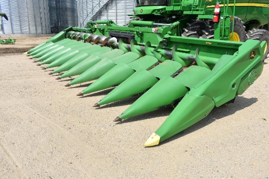 2024 John Deere 612F Folding Chopping Corn Head, 12 Row 30",