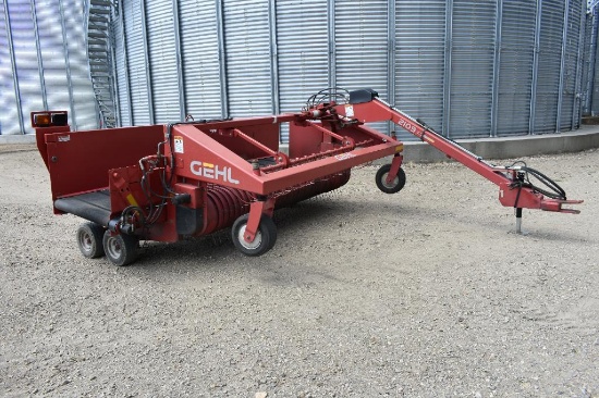 Gehl 2109 8' Invertor, Either Side Discharge, HYD Hitch, SN# 2067