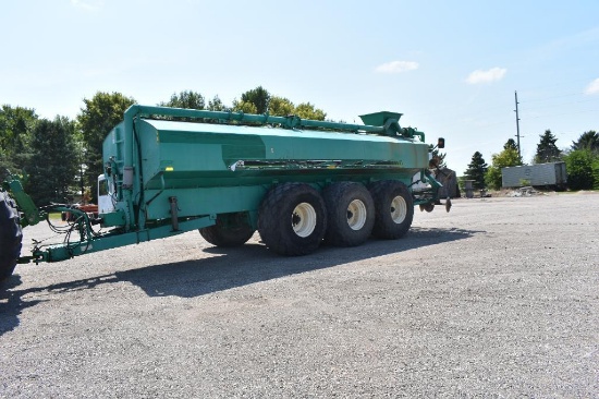 2005 Houle 7300 Gallon Steel Manure Tanker, Tri-Axle, 1st and 3rd Axle are Steerable,